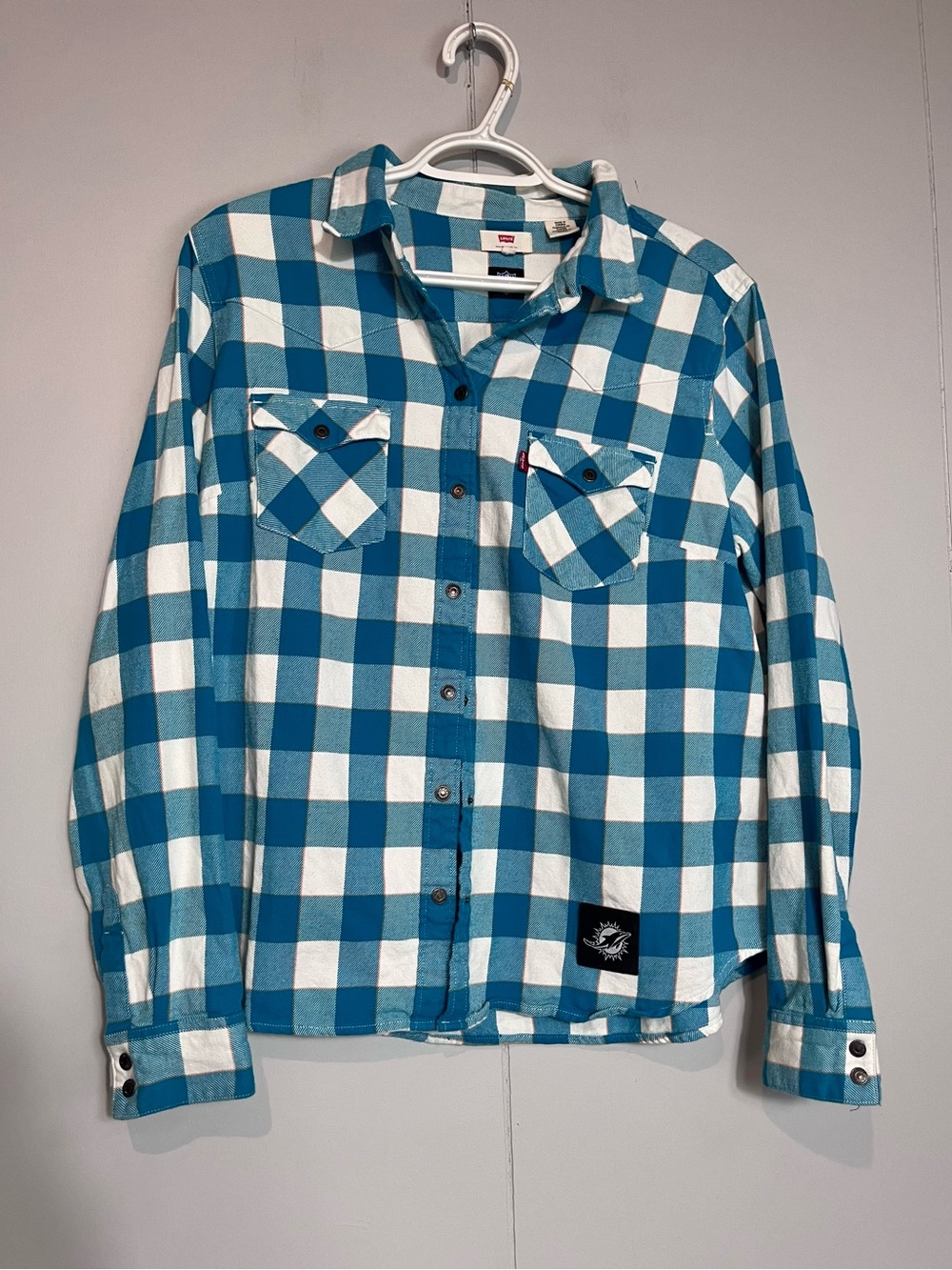 Leviβs x NFL Miami Dolphins plaid button-up shirt in Boys XL